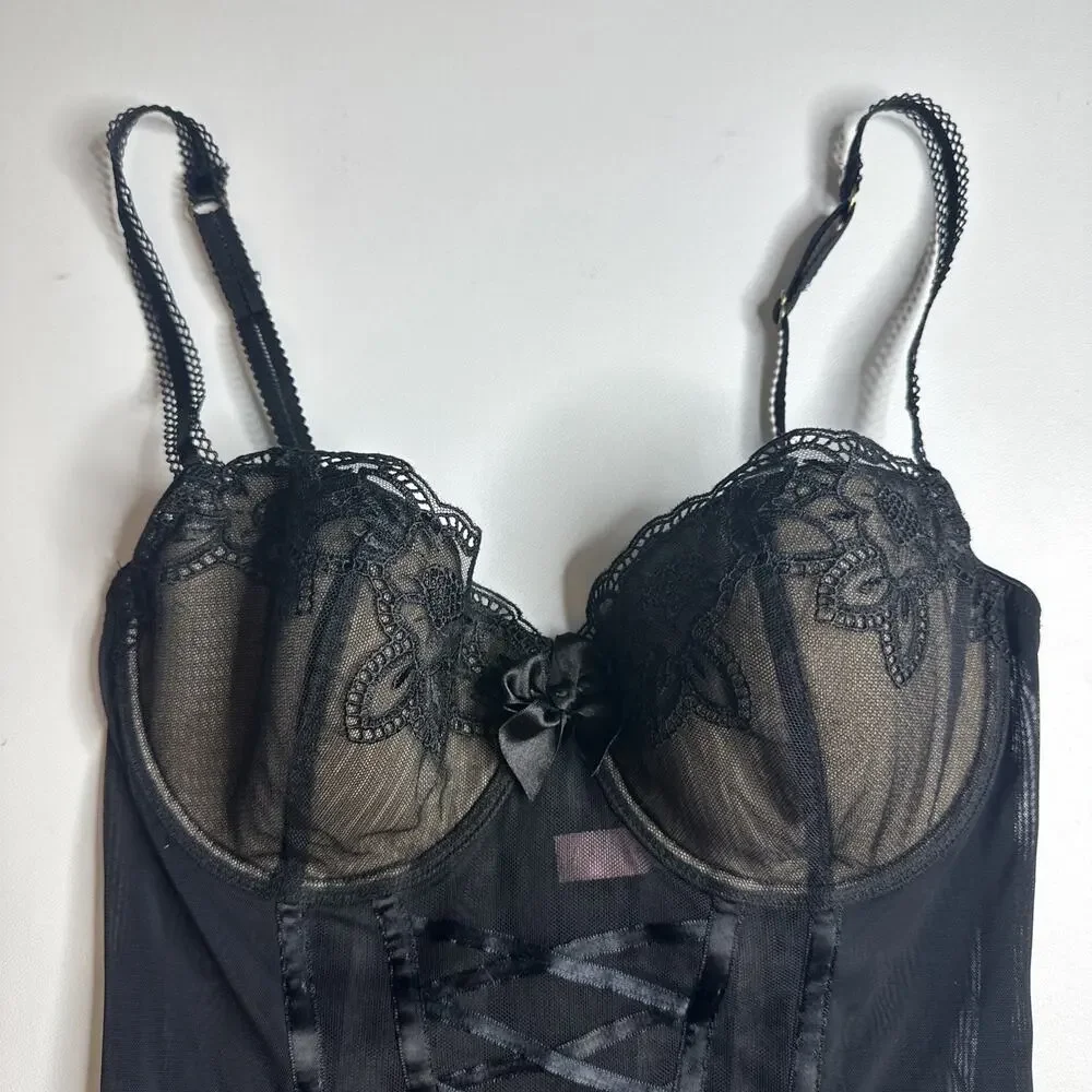 Vintage Victoria’s Secret Very Sexy Black Lace Bra Corset Bustier Underwire 36C